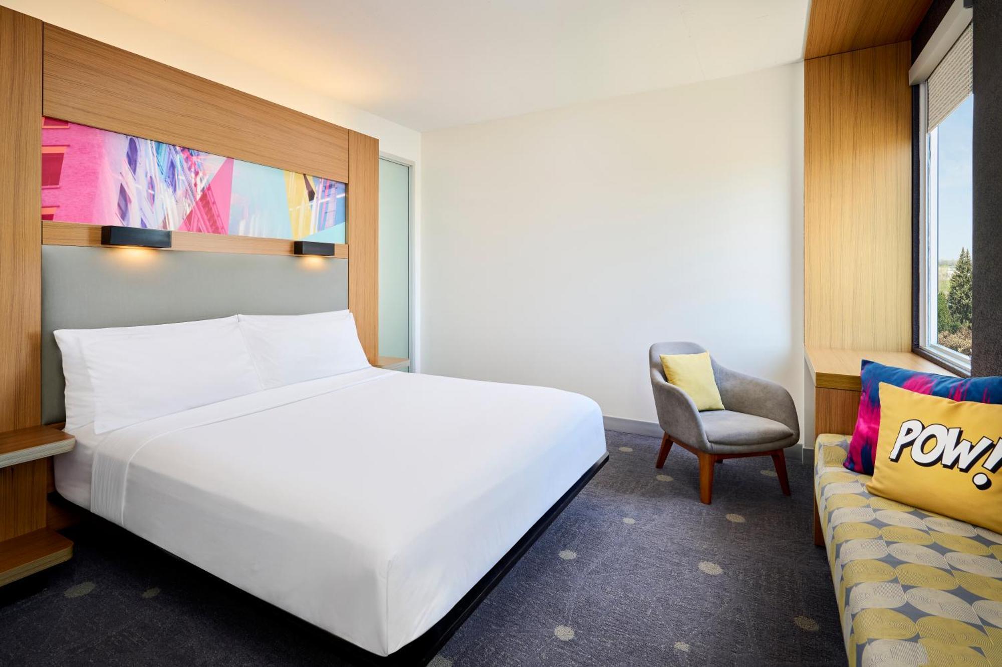 Aloft Guest Room Guest room 1 King,1697835280:JPEG